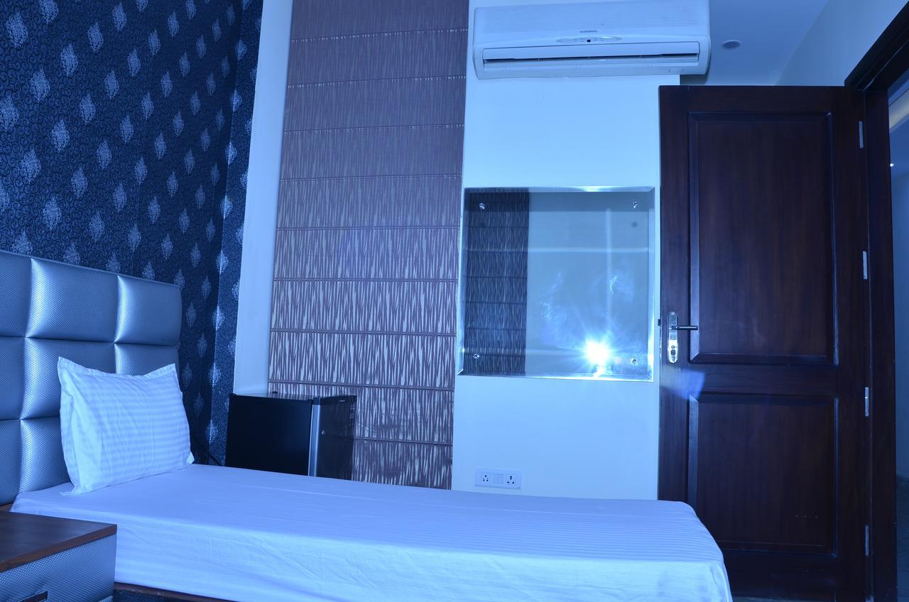 Hotel Royal International Нью-Делі Екстер'єр фото