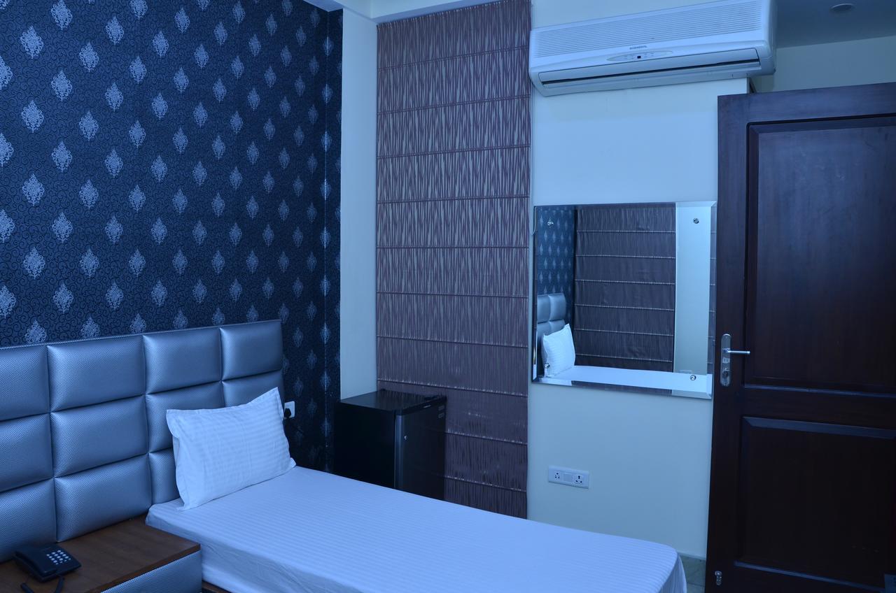 Hotel Royal International Нью-Делі Екстер'єр фото